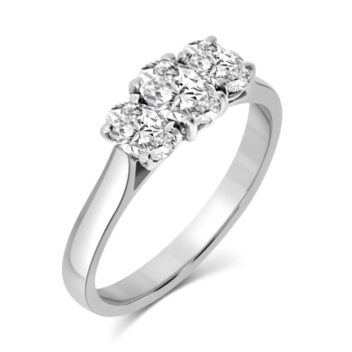 New ProductThree stone oval diamond ring 0.68ct