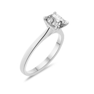 Single stone radiant cut diamond ring