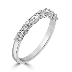 Baguette and round brilliant cut diamond ring 0.69ct