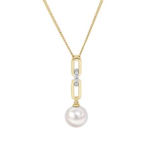 Pearl and diamond pendant