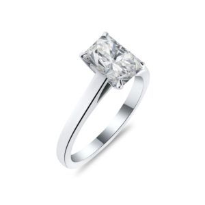 Single stone radiant cut diamond ring